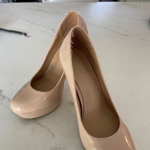 LC size 6 nude pumps